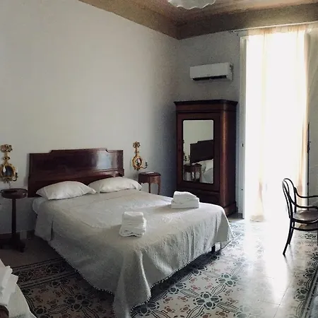 Borgo Civico 10 3* Cava deʼ Tirreni